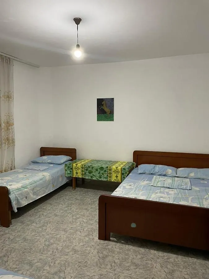 Arta Guesthouse Durrës Homestay szállás